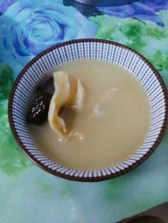 红枣枸杞桂圆鱼胶汤