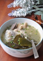 蹄髈海带汤