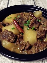 萝卜牛腩煲肉肉厨