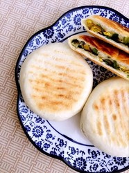 韭菜鸡蛋虾皮馅饼