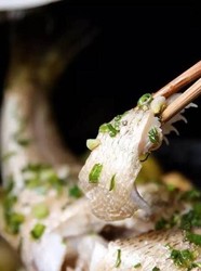 葱香鲈鱼
