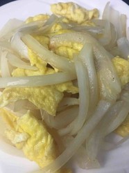 白洋葱炒鸡蛋