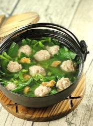 木耳菜虾仁汆丸汤