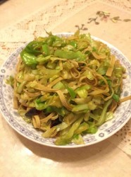 圆白菜炒豆腐丝