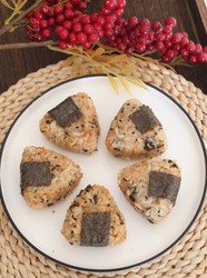 海苔肉松饭团