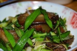 腊肉炒青蒜