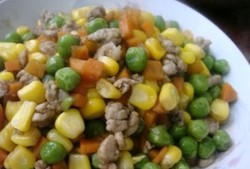 二丁炒豌豆玉米粒
