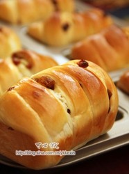 葡萄干小面包卷