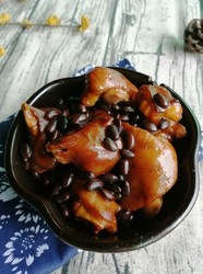 猪蹄炖黑豆