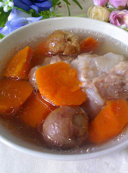 板粟猪骨汤