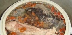 太子参杞子炖乌鸡