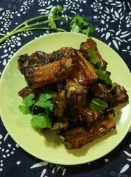 蒜香烤排骨