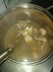 猪骨头莲藕汤