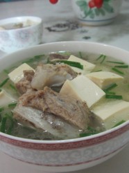 猪骨豆腐汤