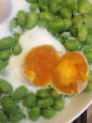 清蒸毛豆咸鸭蛋