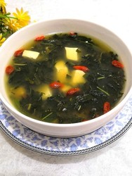 芝麻叶枸杞豆腐汤