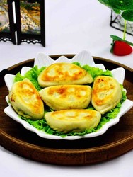 【长长久久】的韭菜海鲜豆芽盒子