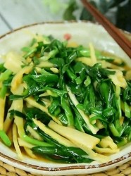 春盘之韭菜炒春笋