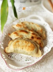 茴香锅贴
