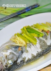 葱姜蒸鲈鱼