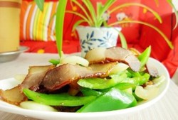 圆葱青椒炒腊肉