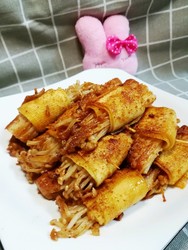 豆腐皮金针菇卷