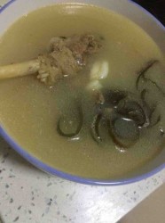 鸭腿海带汤