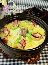 火腿鱼块砂锅煲
