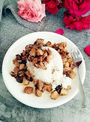 香菇卤肉盖浇饭