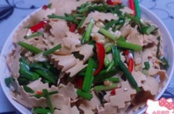 凉拌韭菜豆腐皮