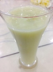 番石榴香蕉酸奶奶昔