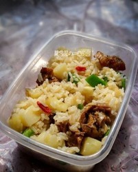 腊乳鸽土豆焖饭