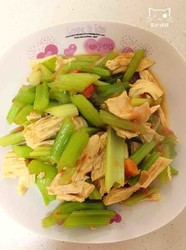 香芹炒腐竹