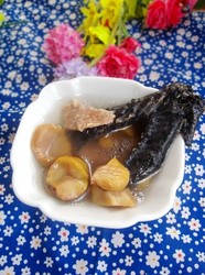 栗子煲乌鸡汤
