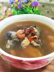 滋补乌鸡汤