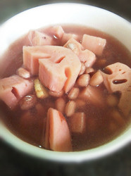 莲藕花生素汤