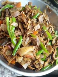笋干焖肉or笋干炒肉