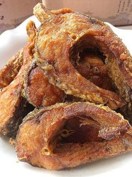 酥香草鱼