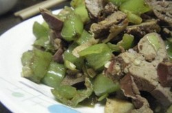 尖椒炒卤鸡肝