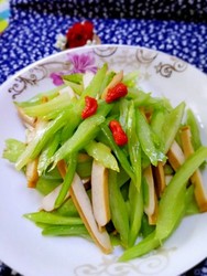 西芹炒香干