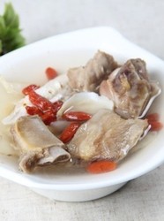 怀山百合排骨汤