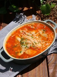 茄汁金针菇汆肉片