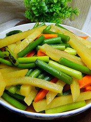 蚝油蒜苔炒土豆