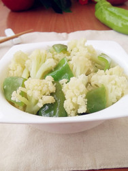 青椒炒菜花