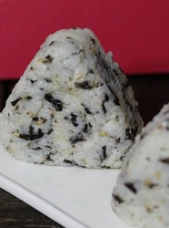 海苔肉松饭团