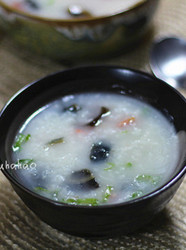 皮蛋腊肠粥