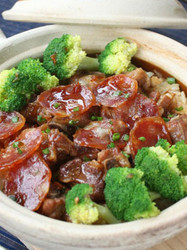 排骨腊肠煲仔饭