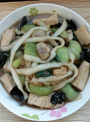 豆腐粉条油菜菌菇炖