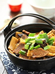 牛肉腐竹煲