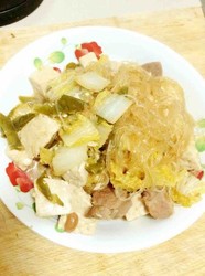 白菜肉炖豆腐粉丝